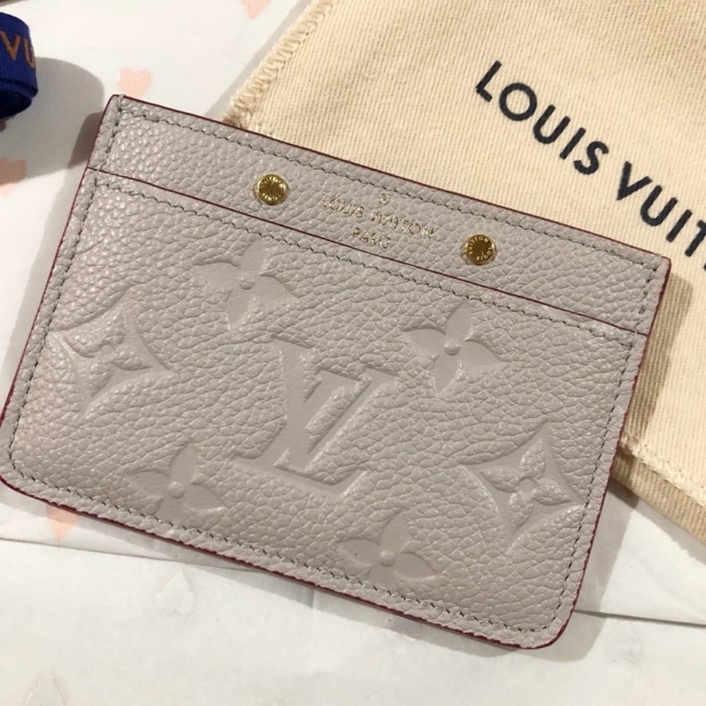 SOLD 🛑 Authentic LV cardholder 🛑  SOLD